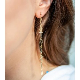 Orecchino Nome Oro Giallo 9kt Pendente indossato