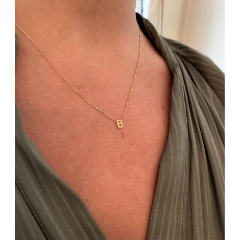 Collana Donna Raggi Lettera B Oro Giallo 9kt indossata