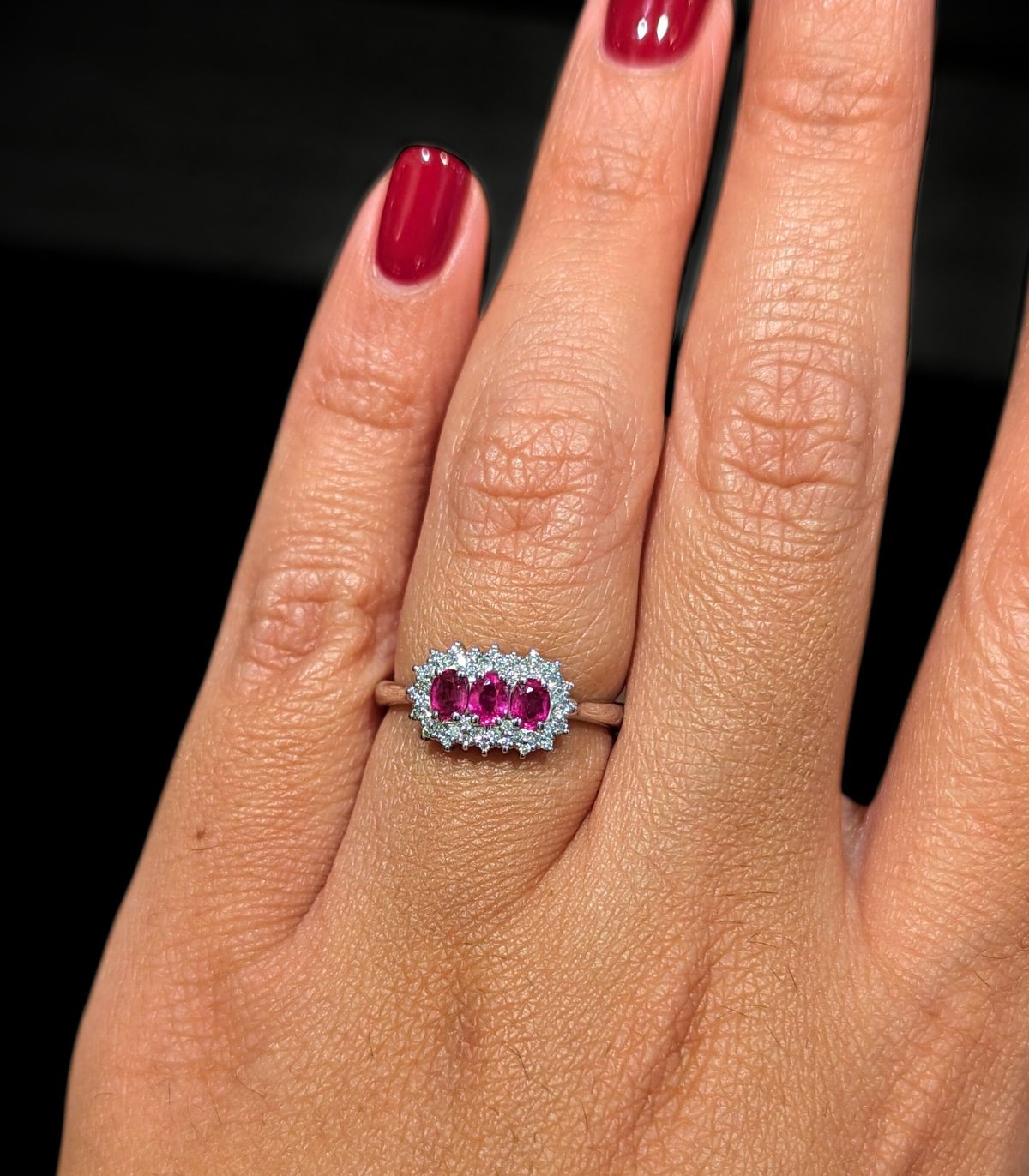 Anello rubino e diamanti recarlo 2025
