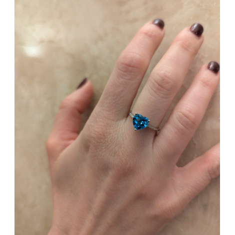 Anello Cuore Oro Bianco 9kt Diamanti Topazio Azzurro