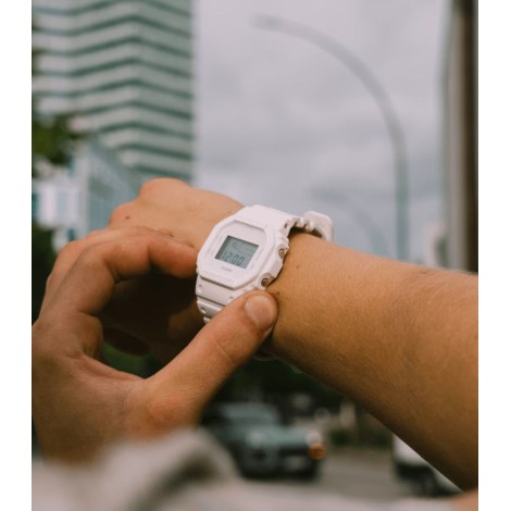 Orologio Casio G-Shock DW-5600WW-7ER Bianco